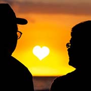 高齢者だって恋愛したい！特養での恋愛事情とモテるシニアの傾向