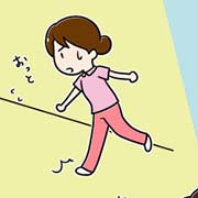 つまづきやすい介護職のお疲れ足。その原因は靴だった？【漫画】