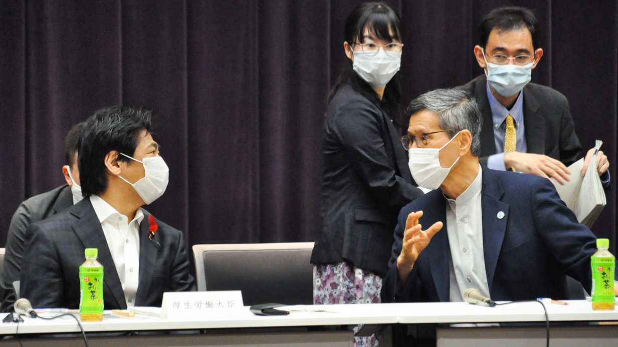 コロナワクチン、介護職にも優先接種　政府方針　居宅サービスは対象外か