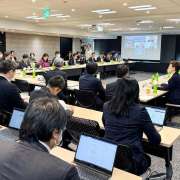 新局面・介護保険　2040年のサービス体制の議論開始　地域差に応じた基準づくりなど焦点