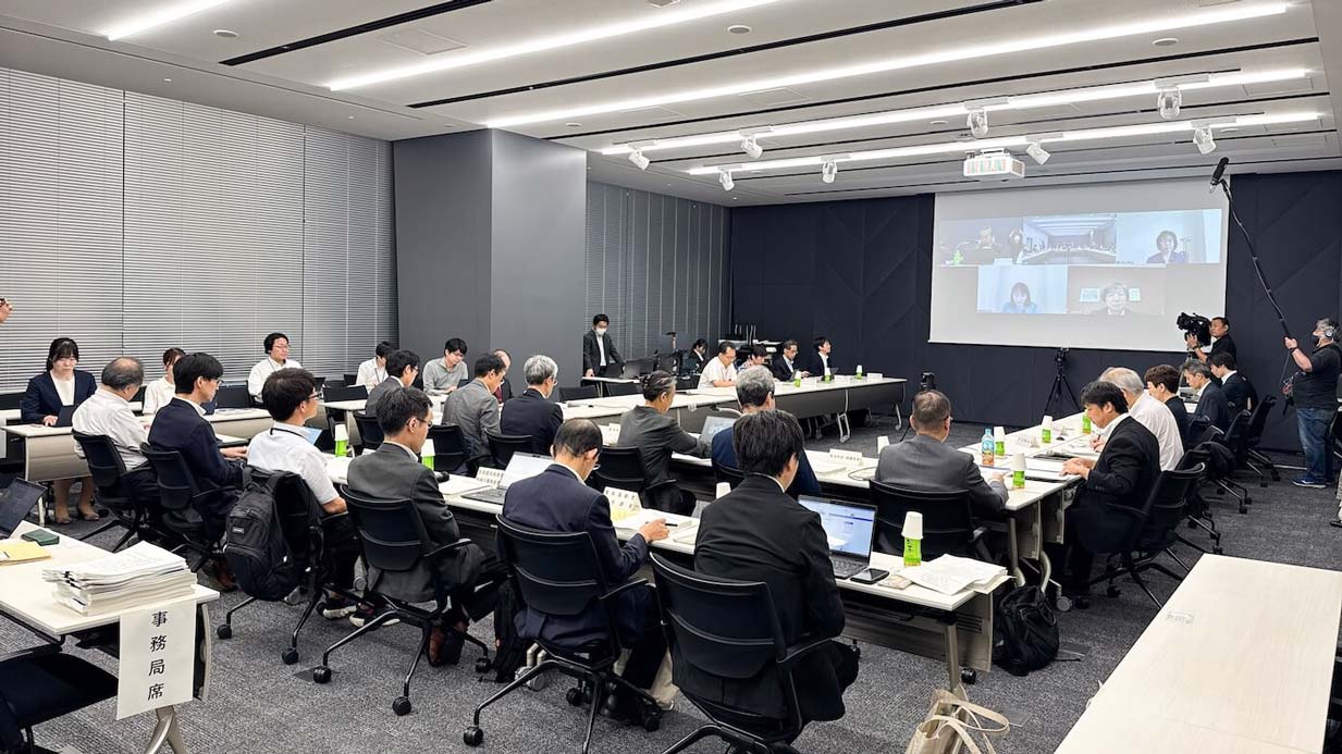 訪問介護＋通所介護の組み合わせも　厚労省、介護保険を地域軸で弾力化　検討会が報告書