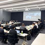 訪問介護＋通所介護の組み合わせも　厚労省、介護保険を地域軸で弾力化　検討会が報告書