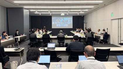 介護保険証、65歳時の一律交付の廃止を検討　厚労省　認定申請時の交付への切り替えを提案