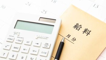 介護職の月1万円賃上げ、ケアマネも対象　政府、処遇改善加算の対象外もカバー　補正予算案決定