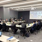 介護2割負担、対象拡大へ具体案　厚労省　年収230万円以上など選択肢　配慮措置も