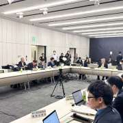 訪問介護・通所介護の軽度者外しは見送り　厚労省方針　反対意見が大勢