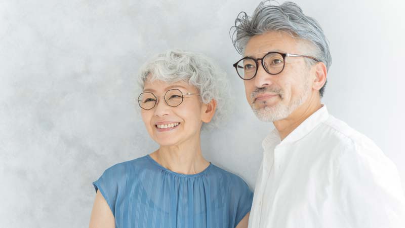 年齢を感じさせないシニア夫婦