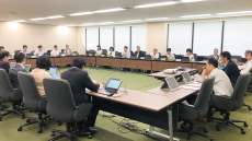 働く高齢者の労災防止、指針を策定へ　厚労省　介護・福祉現場も想定