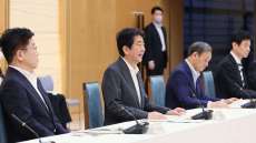 【新型コロナ】首相、介護施設での検査充実を表明　「出張方式も検討」