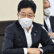 【新型コロナ】厚労相、介護現場の検査拡充に注力　「現場と連携して進める」