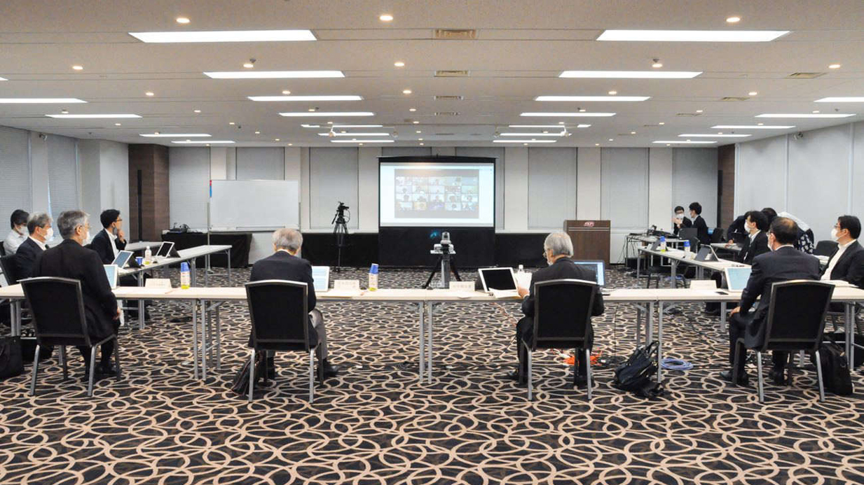 介護福祉士を目指す外国人留学生を支援　厚労省　国試義務化先送りで方針