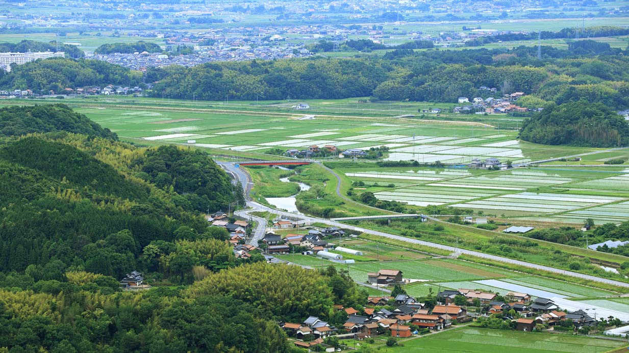 過疎地の介護維持へ新スキーム　法案決定　「特定地域」で人員基準緩和　訪問介護への定額報酬導入も