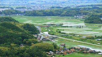 過疎地の介護維持へ新スキーム　法案決定　「特定地域」で人員基準緩和　訪問介護への定額報酬導入も
