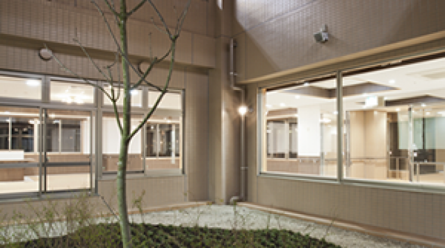 緑に囲まれた環境の中、入所者様が穏やかに安心できる生活を送れるよう援助いたします。|地域密着型介護老人福祉施設 照葉