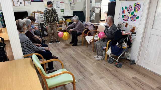 ♪マンツーマンでのお散歩・日曜日デイサービス♪｜デイサービスこあはーと(株式会社シンシリティ）