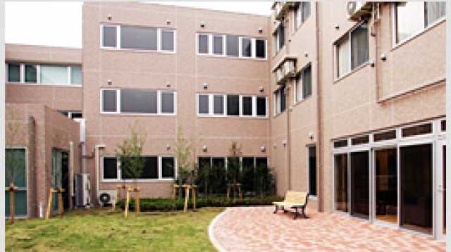 横浜市初の介護専用型ケアハウス。手厚い介護人員配置を実施。「心からのケア」を大切にしてます|指定介護付ケアハウス フォーシーズンズヴィラそよかぜ