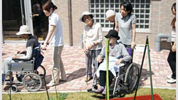 手厚い介護人員配置について|指定介護付ケアハウス フォーシーズンズヴィラそよかぜ