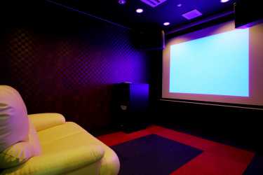 シアタールーム｜介護付き有料老人ホーム 　ラ・ナシカあらこがわ