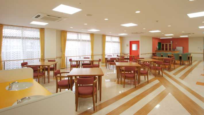 24時間体制で看護師が常駐！｜介護付き有料老人ホーム 　ラ・ナシカあらこがわ