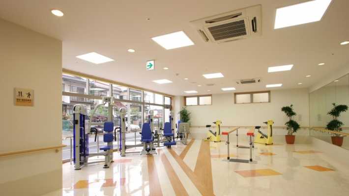 充実した館内のリハビリ設備と娯楽設備!|介護付き有料老人ホーム ラ・ナシカあらこがわ