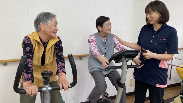 身体が元気になる！多彩なプログラム｜すこやかホーム大島