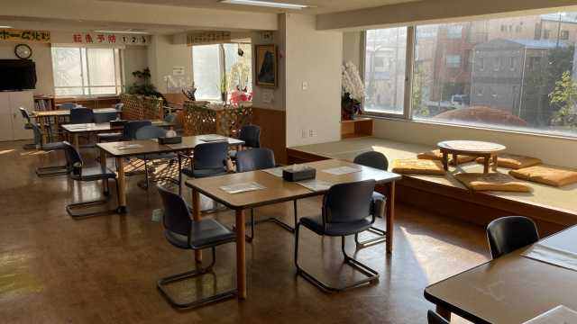 多彩な機能訓練で活き活きと！ 個々のニーズに合わせ小グループ分かれての趣味活動！｜すこやかホーム 北砂