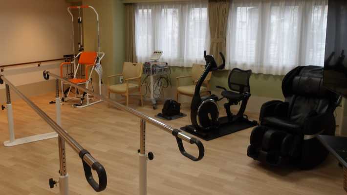 《毎日を活動的に！豊富なリハビリ設備》｜さわやか目白の里  －新宿落合－