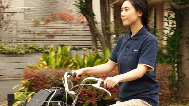 ご家族だけで抱えないでください！ 寄り添う心と共にプロの知識と技術を提供します。｜訪問看護ステーション・ヘルパーステーション　スマイライフ経堂