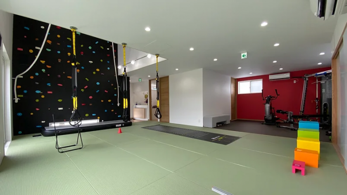 《1》充実の設備|OLD'S GYM(オールドジム)