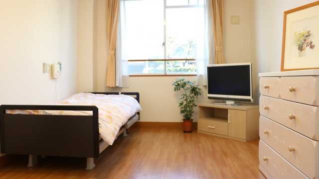 「すべての方に笑顔を」 24時間スタッフ常駐で安心な生活をご提供｜介護付き有料老人ホーム　こころ十一屋