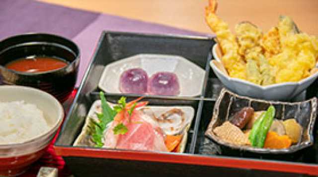 お一人おひとりの 、「今まで」を知って 、「これから」をサポート。｜介護付有料老人ホーム　うらら新浦安