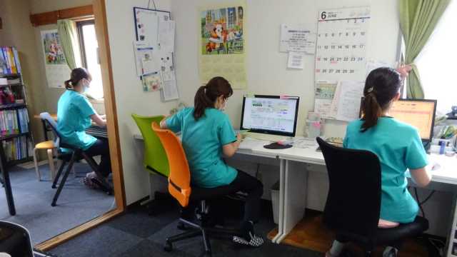 利用者様とそのご家族に寄り添った看護とリハビリをご提供いたします。｜訪問看護ステーションすまいる