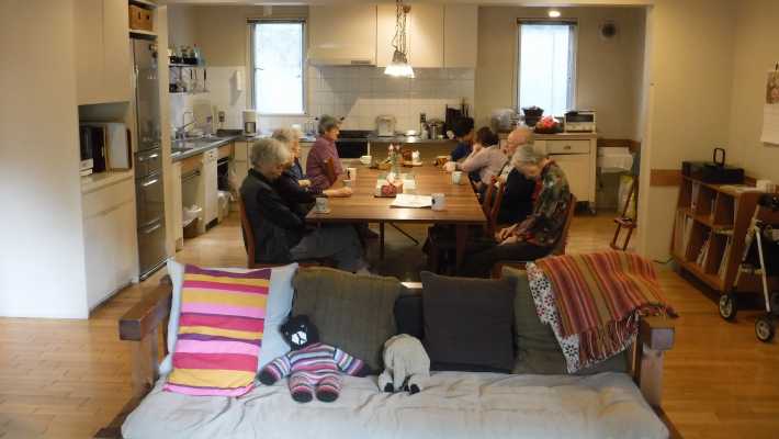 自然と入居者が集まる穏やかな空間｜上井草グルップボエンデ