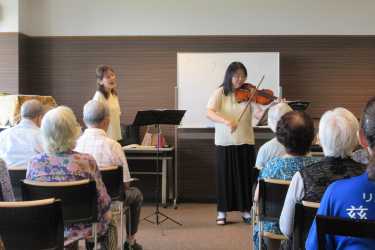 月間行事『歌声ガーデン』｜株式会社南日本ライフ 介護付き有料老人ホーム「ガーデンハウス慈遊館」