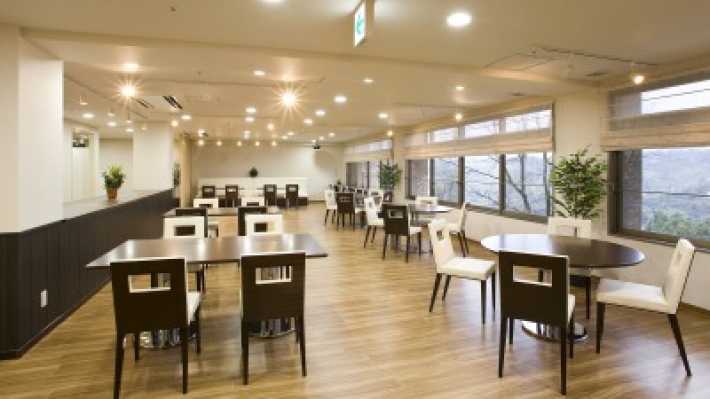 レストラン「けやきの杜」|株式会社南日本ライフ 介護付き有料老人ホーム「ガーデンハウス慈遊館」