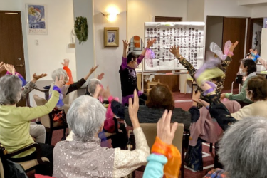 音楽Activity♪歌体操・リズム体操|コンチェルト目白デイサービスセンター