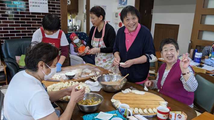 伝統ある中国料理を一緒に楽しんで作ります|デイサービス故郷