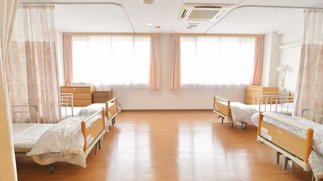 明るく清潔な環境でリハビリとご利用者様に寄り添ったケアをご提供いたします。|介護老人保健施設 サンシルバー市川