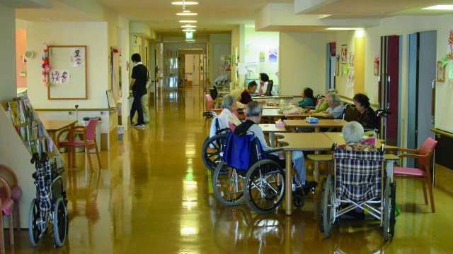 明るく家庭的な生活空間。ぬくもり溢れる施設づくりを目指します。|介護老人保健施設 安寿