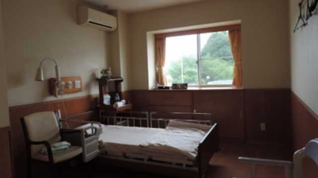 共同生活により認知症の症状の進行を緩和させ、よりよい日常を送る事ができるよう支援します。|グループホーム サンライズ楠野