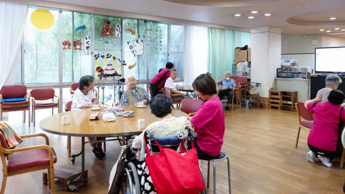 日中の活動|特別養護老人ホーム ハピータウンKOBE