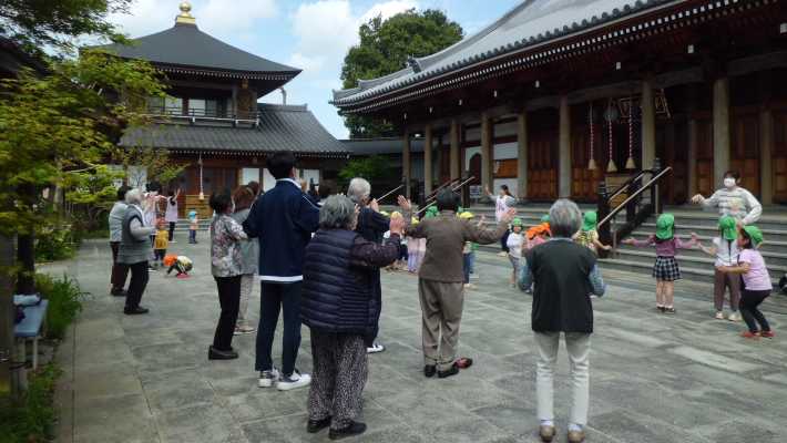 子ども達とふれあえる合同イベント｜軽費老人ホーム　ルンビニ合掌苑