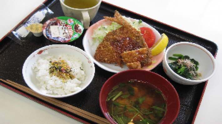 栄養満点のお食事|軽費老人ホーム ルンビニ合掌苑