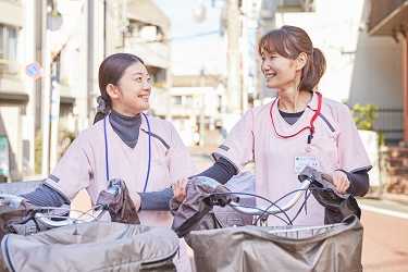 《医師・ケアマネジャーとのタイムリーで細やかな連携を心がけています》|訪問看護ステーション三軒茶屋 「やさしさと 確かな技と かしこさで 生きかた尊ぶ訪問看護」をモットーにご本人やご家族の意向を大切にした、丁寧な看護を行っています。