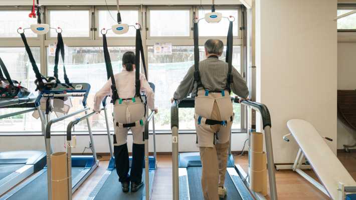 歩く力をつける「歩行プログラム」|株式会社ポラリス