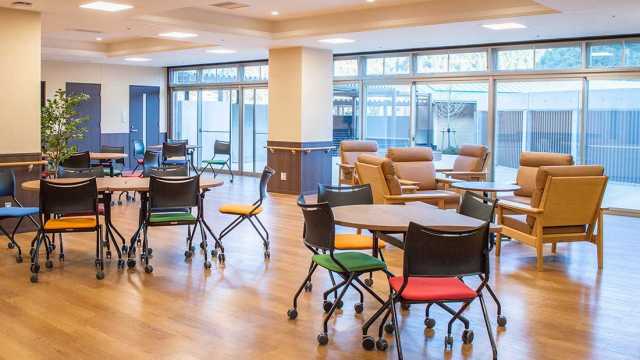 《犬と共に暮らす》先進の介護システム×安心と安らぎのある空間｜特別養護老人ホーム　翠華の里