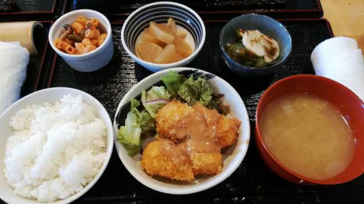 四彩一汁のおいしい食事 楽しい空間|喜楽の家デイサービスセンター