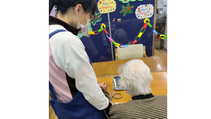 看護師常駐で健康管理|ケアポート銀の鈴