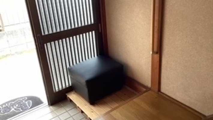 「普通のお家」の玄関|デイサービスちーちゃん家