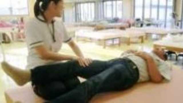 私たちは、家庭的な雰囲気の中で、 皆様の生活の向上とリハビリのお手伝いをさせていただきます|八幡慈恵病院(通所リハビリ・訪問リハビリ)